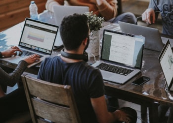 Büros und Verwaltungen Büros und Verwaltungen