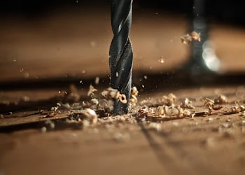 Holzbearbeitung und Modellbau Holzbearbeitung und Modellbau